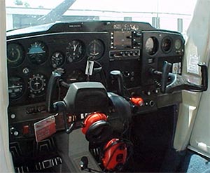 Click to view controls of prop driven cesna thumb